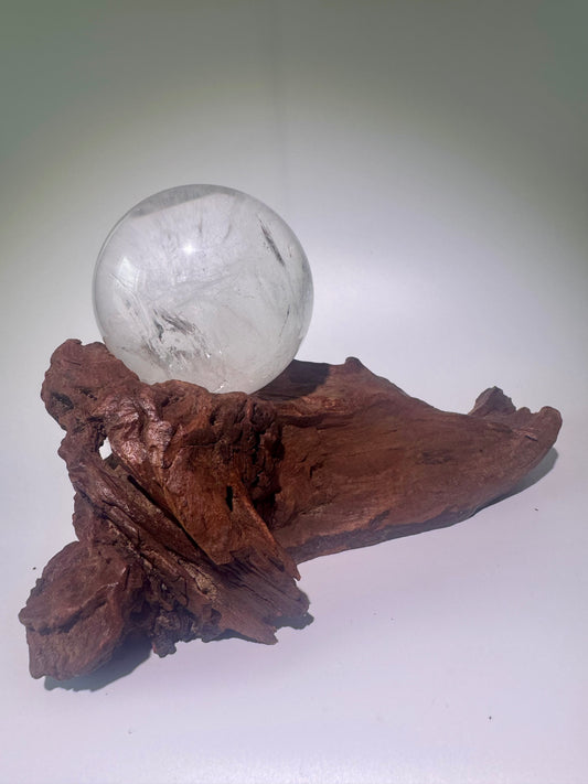 Kristallkugeln mit Wurzelständer – Handgemacht – Natur-Deko aus Brasilien