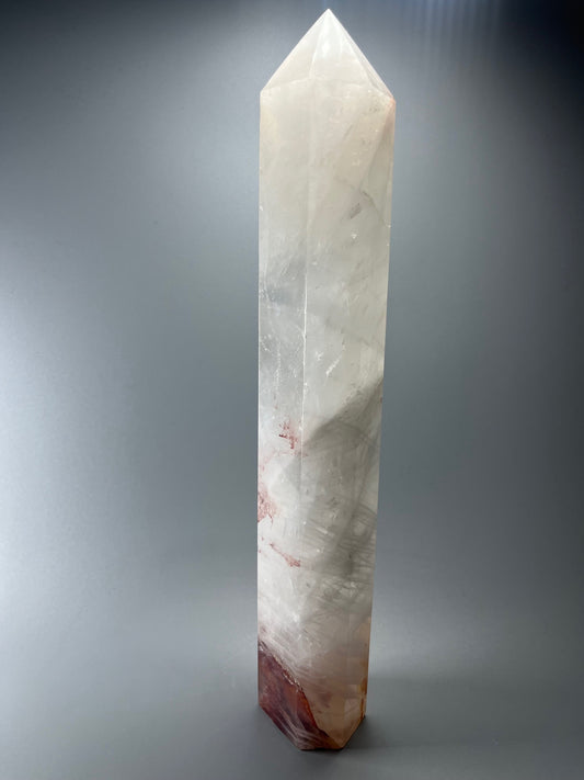 Riesige Bergkristallspitze mit Feuerquarzeinschlüssen 37cm - 2.16 kg