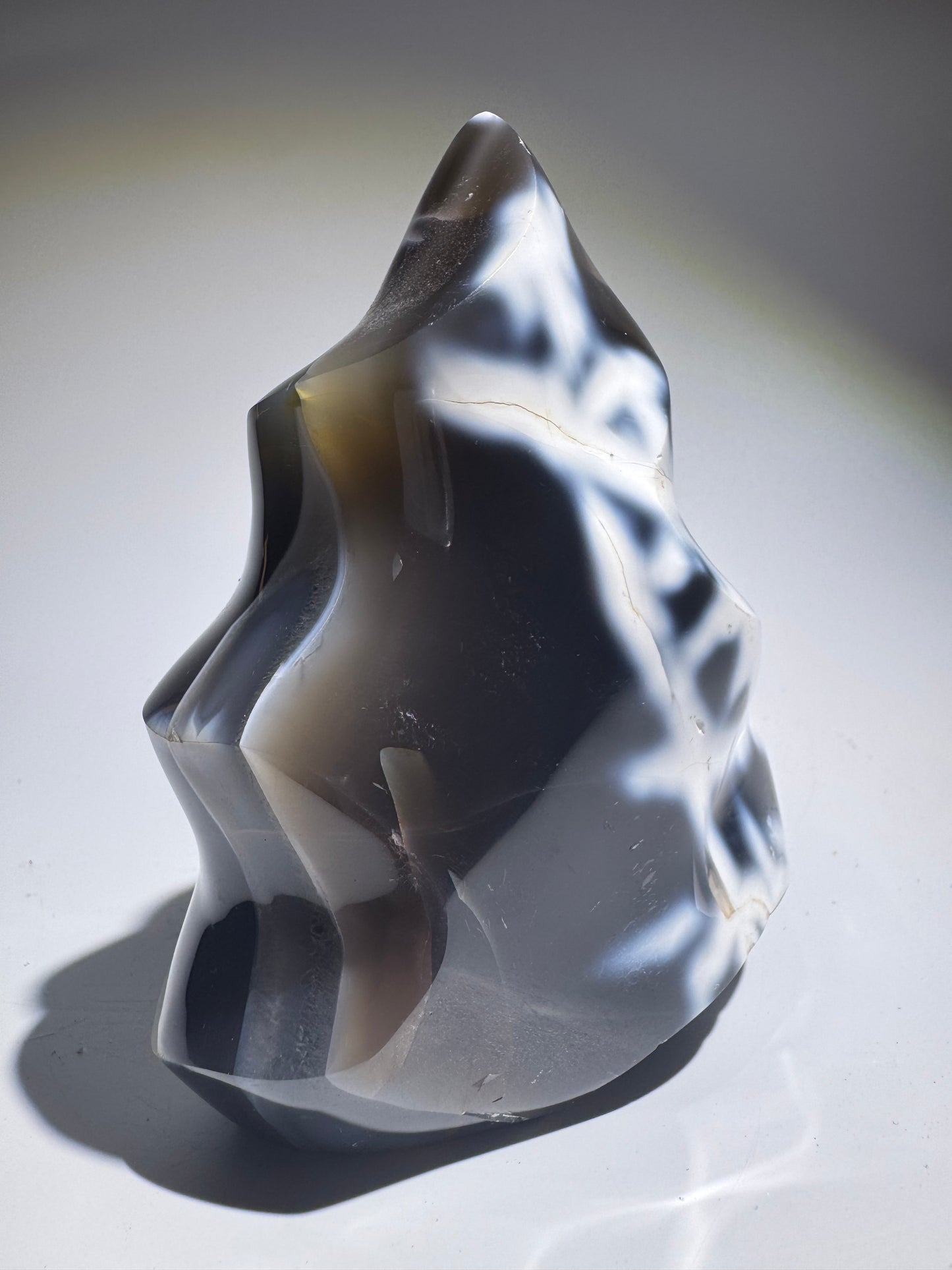 Orca Agate Flamme aus Madagaskar, 12 cm, 758 g, wellenartige Muster, Chalcedon Unikat, Handmade