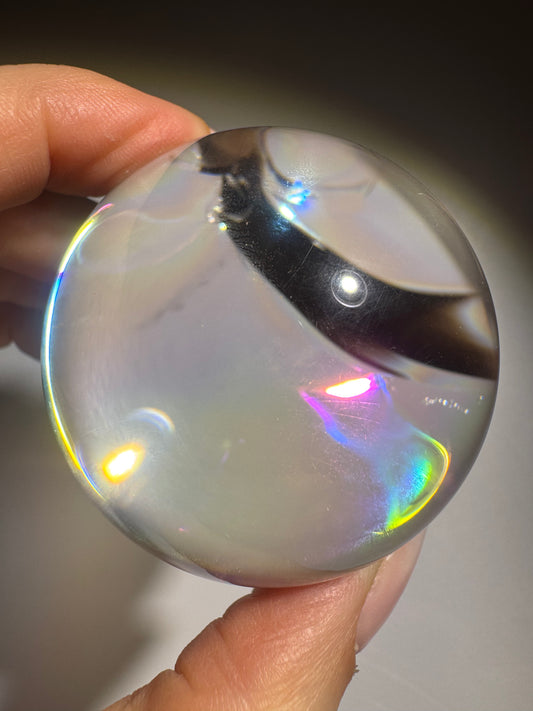 Exklusive Lemurianische Kristallkugel 5 cm – Ultraklar mit riesigem Regenbogen