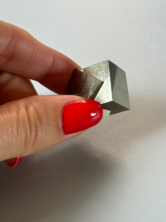 Perfekter Pyrit Kubus (Museumsqualität) - 2 cm, 26g