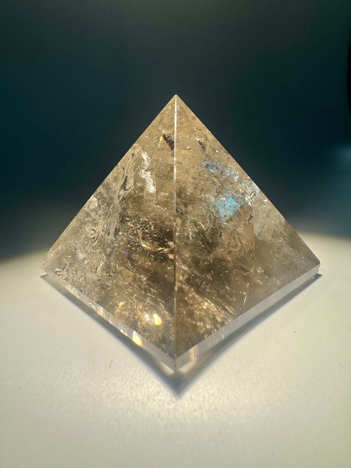 Rauchquarzpyramide extra klar mit Regenbogen aus Brasilien – 4,8 cm