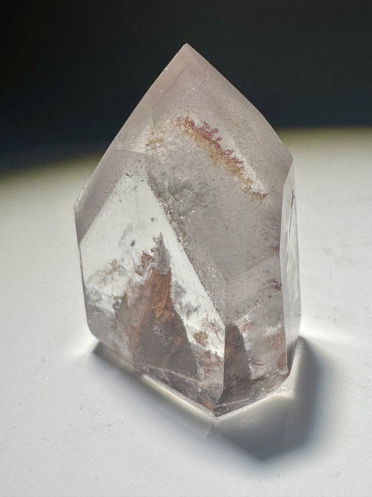 Kleiner rosa Lithium-Kristall mit feinen Einschlüssen – 2.8 cm, 14 g