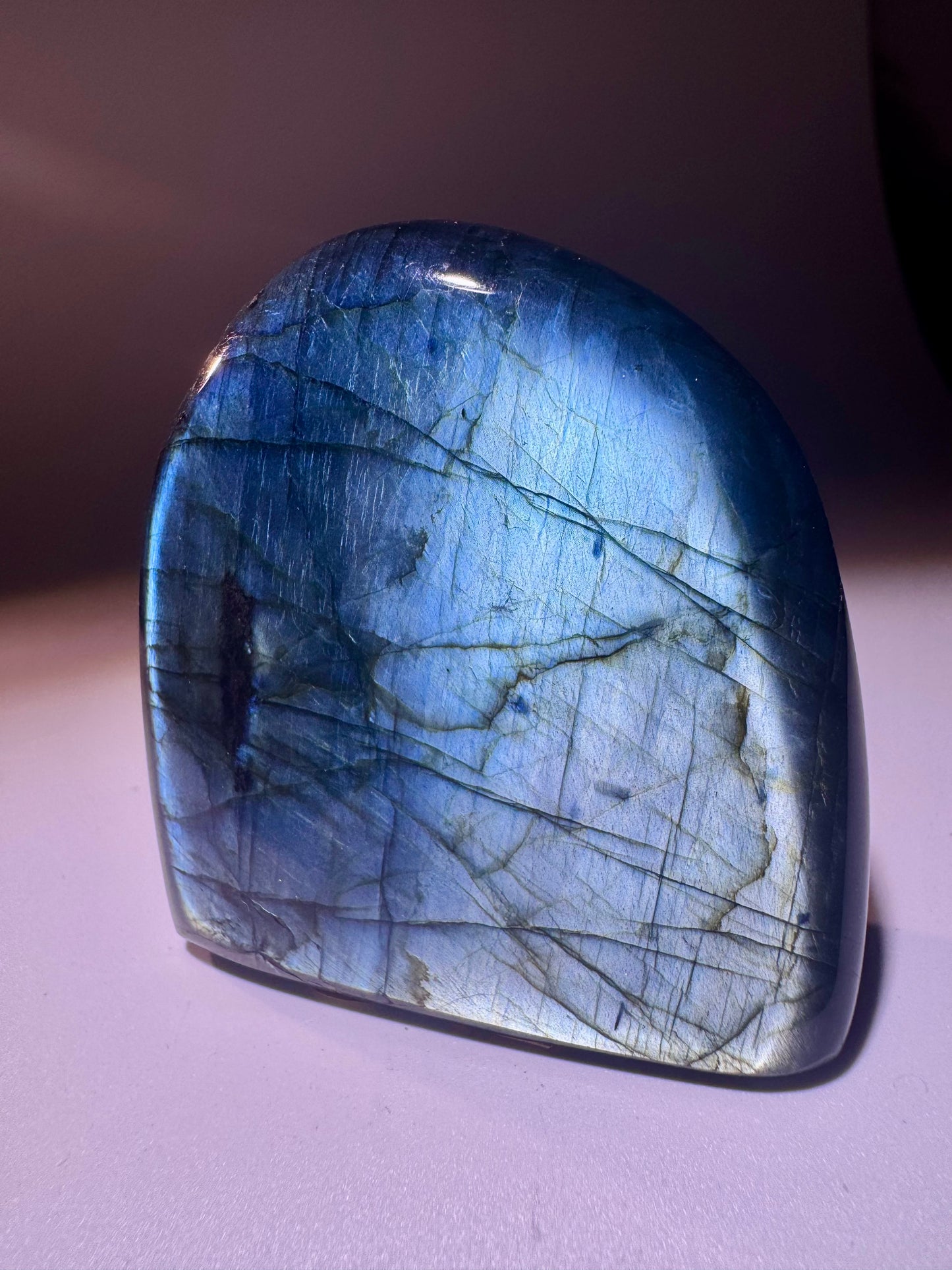 Labradorit 5.3 cm Madagaskar | intensiver Flash in Blau, Grün & Gold | Handgeschliffen Edelstein