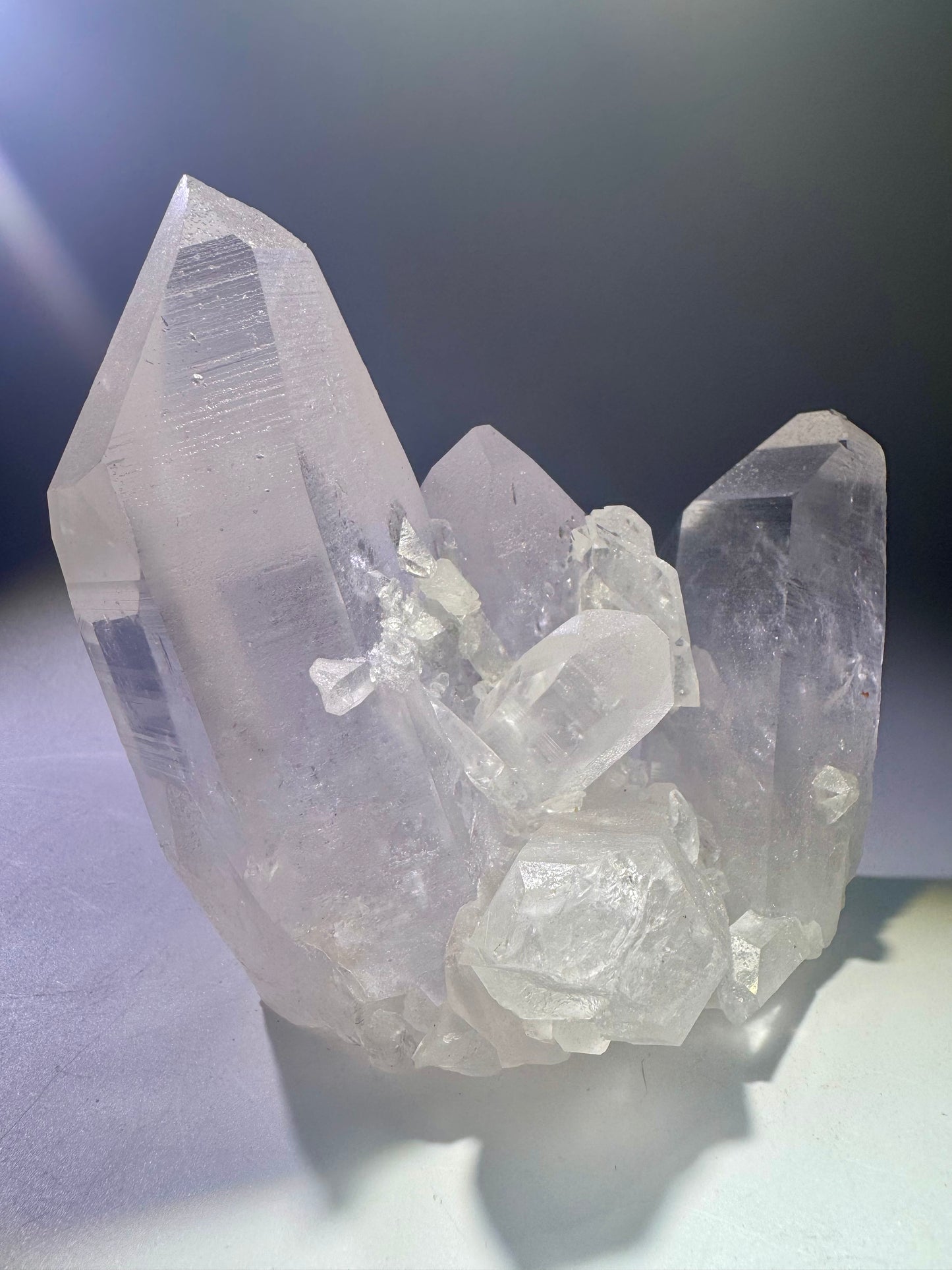 Naturbelassene Lemurian Kristallstufe aus Brasilien – extraklar, 13.5 cm, 973 g, für Sammler und Energiearbeit