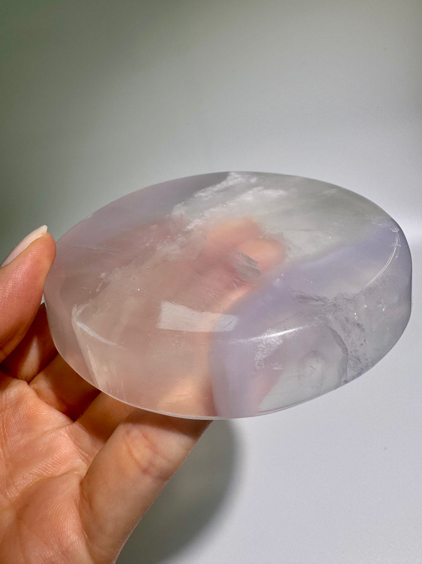 Pastellfarbene Fluorit-Schale – handgeschliffene Naturstein-Schale aus Brasilien für energetische Reinigung