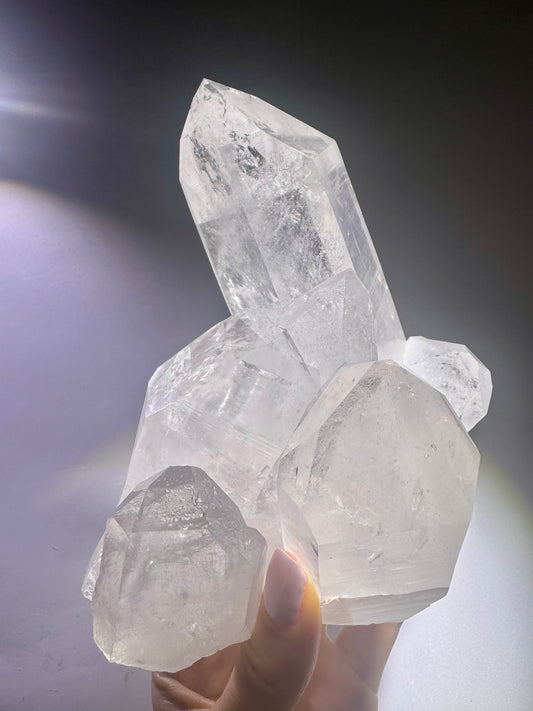 Perfekter Lemurian Bergkristall mit fünf klaren Spitzen, Lemurian Linien & aussergewöhnlicher Qualität – Minas Gerais, Brasilien, 14 cm, 1,2 kg