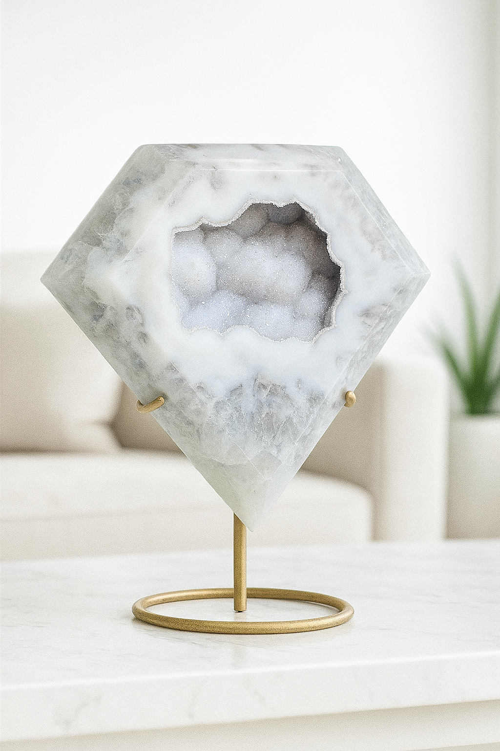 Polierter Achat in Diamantform – 1.54 kg, kunstvoll geschliffen, Brasilien 16cm