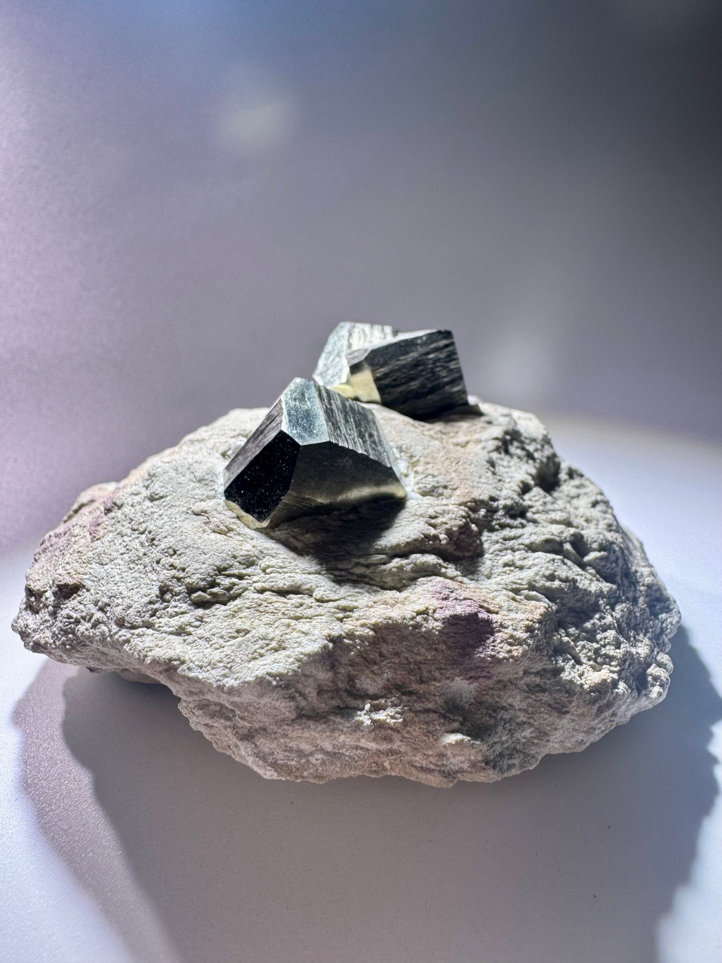Pyrit-Formation 9 cm – Goldkristall aus Spanien auf Steinmatrix