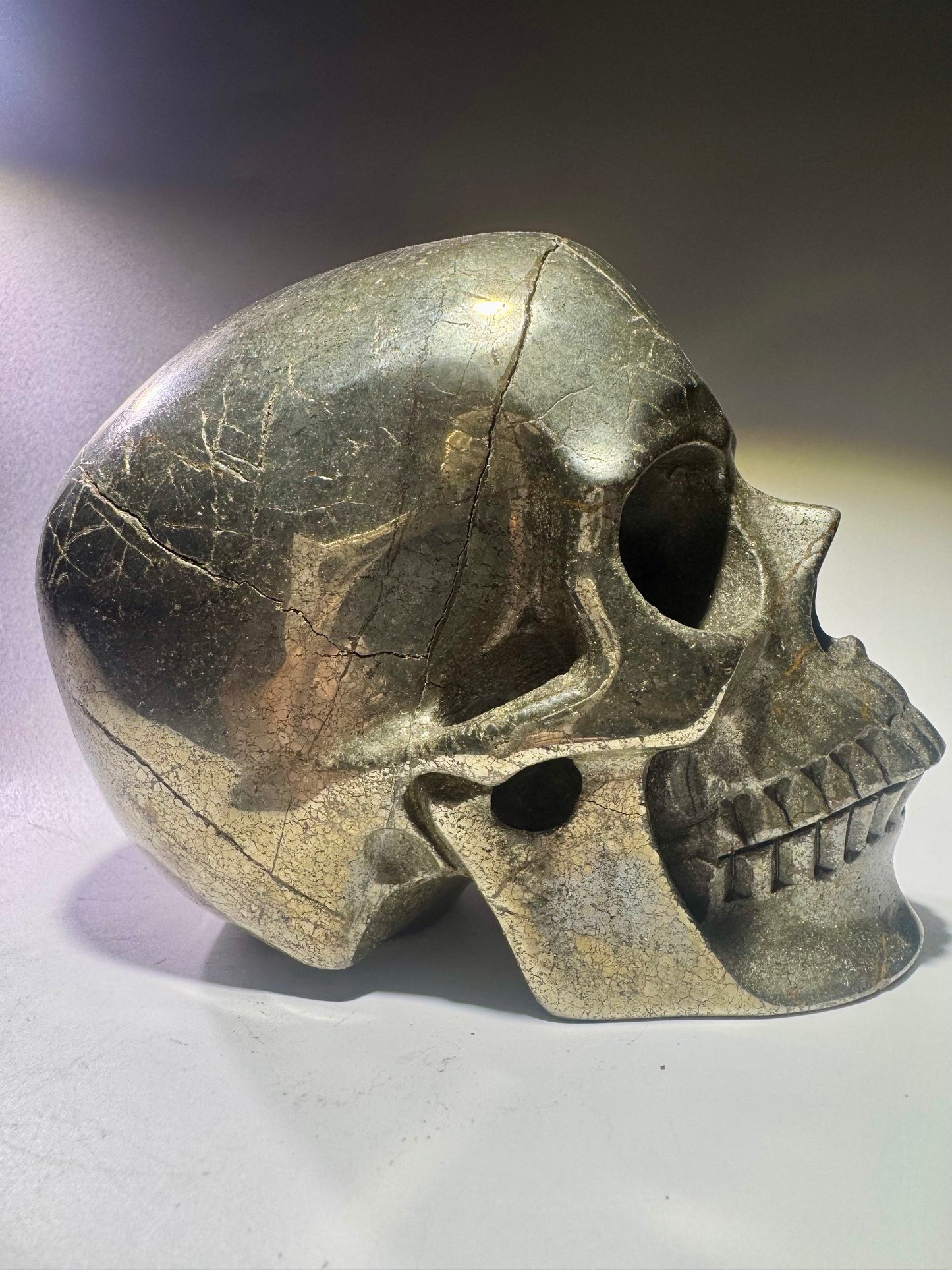 Realistischer Pyrit Kristallschädel – 12 cm gross und 2.45 kg schwer