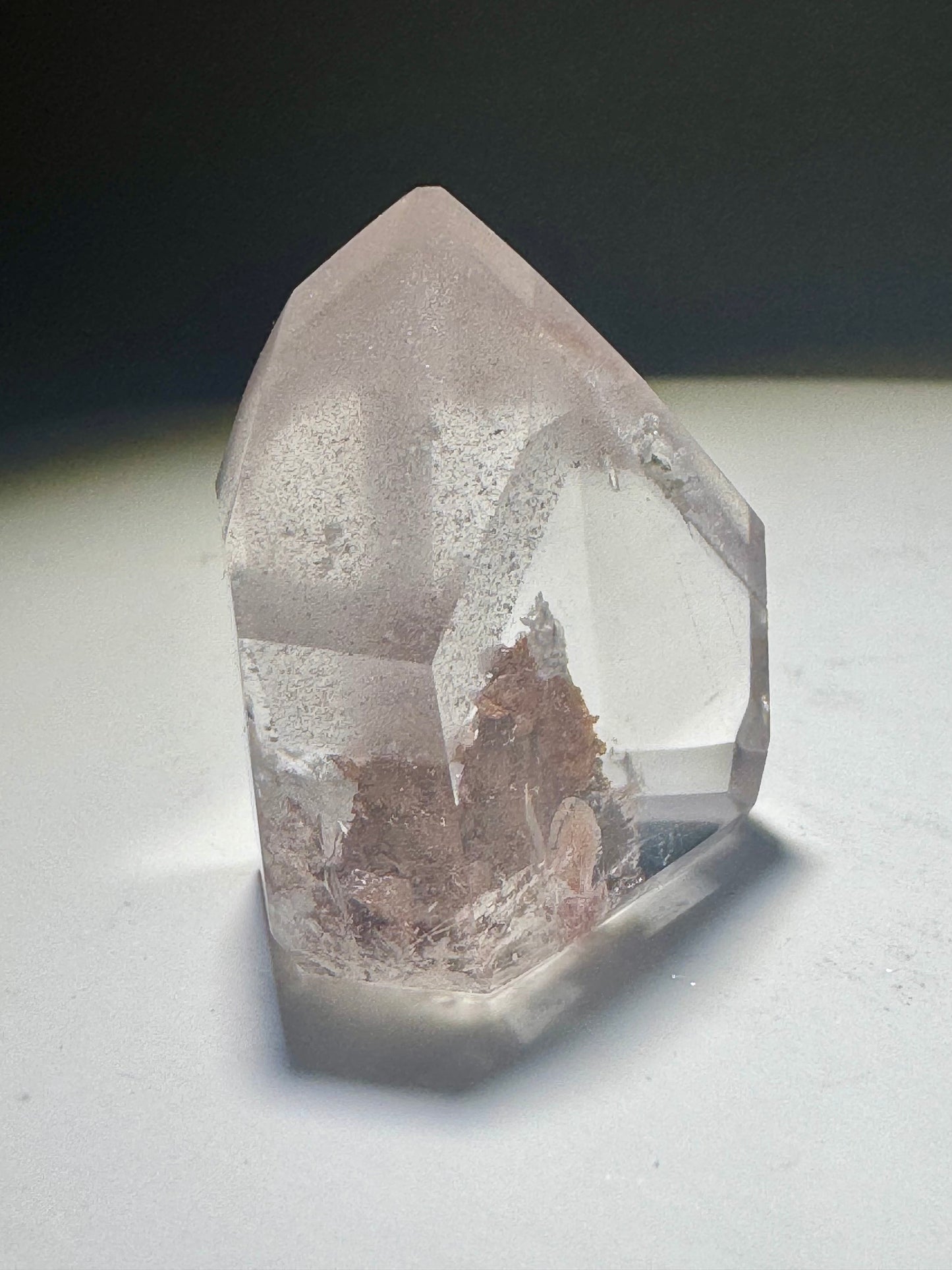 Rosa Kristall aus Brasilien – 2.8 cm, 14 g – mit faszinierendem Innenleben
