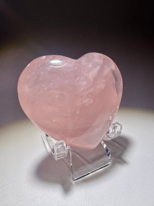 Rosenquarz-Herz 4,5 cm – glänzendes Edelsteinherz mit zarter, romantischer Ausstrahlung