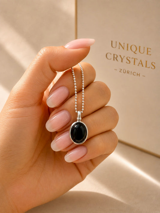 Süsser Onyx Anhänger 925 Silber in edler Zargenfassung