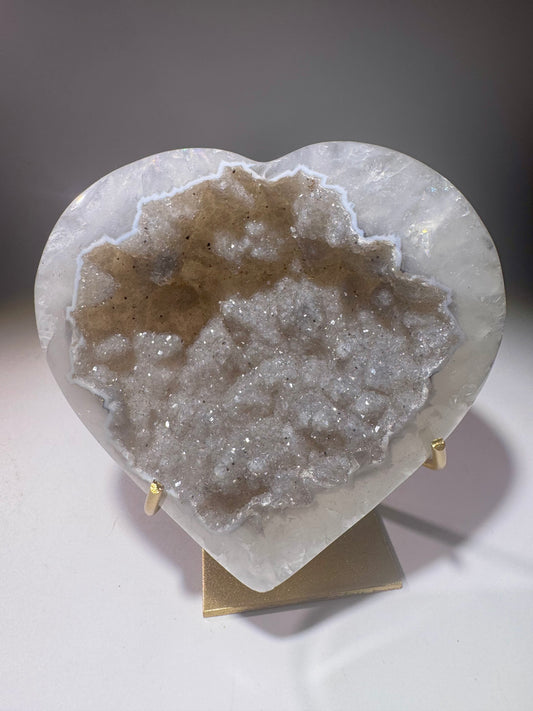 Sehr grosses Achat-Herz aus Brasilien mit funkelnden Kristallstrukturen – 10,5 cm, 536 g