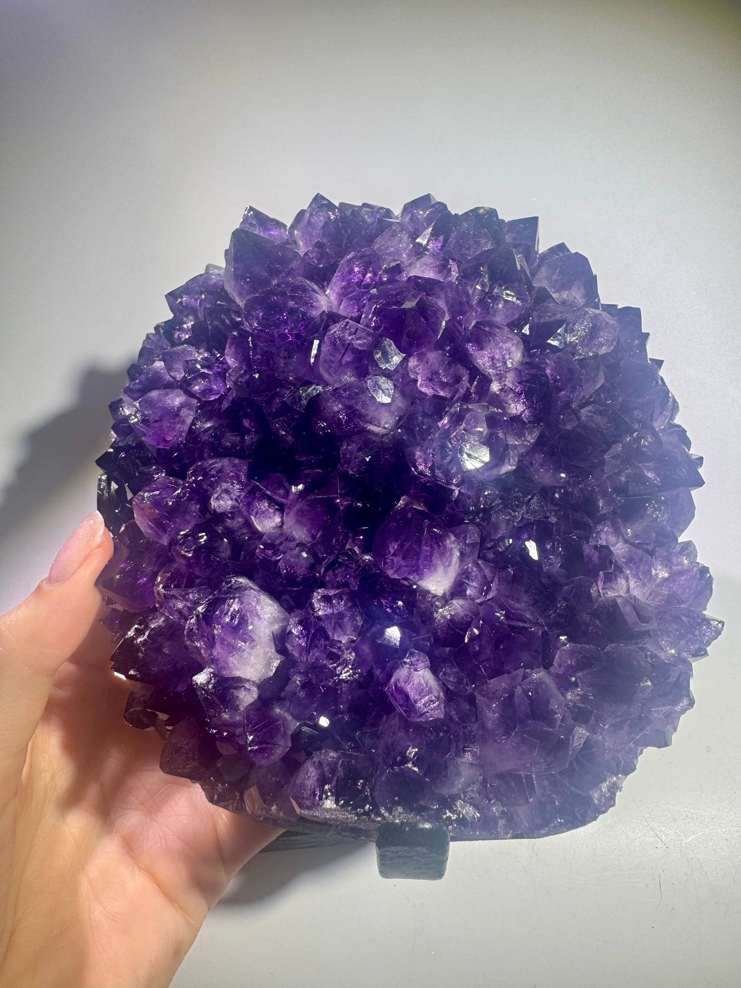 Seltene Amethyst-Kristallblüte aus Uruguay auf Ständer – 4 kg Naturkunstwerk