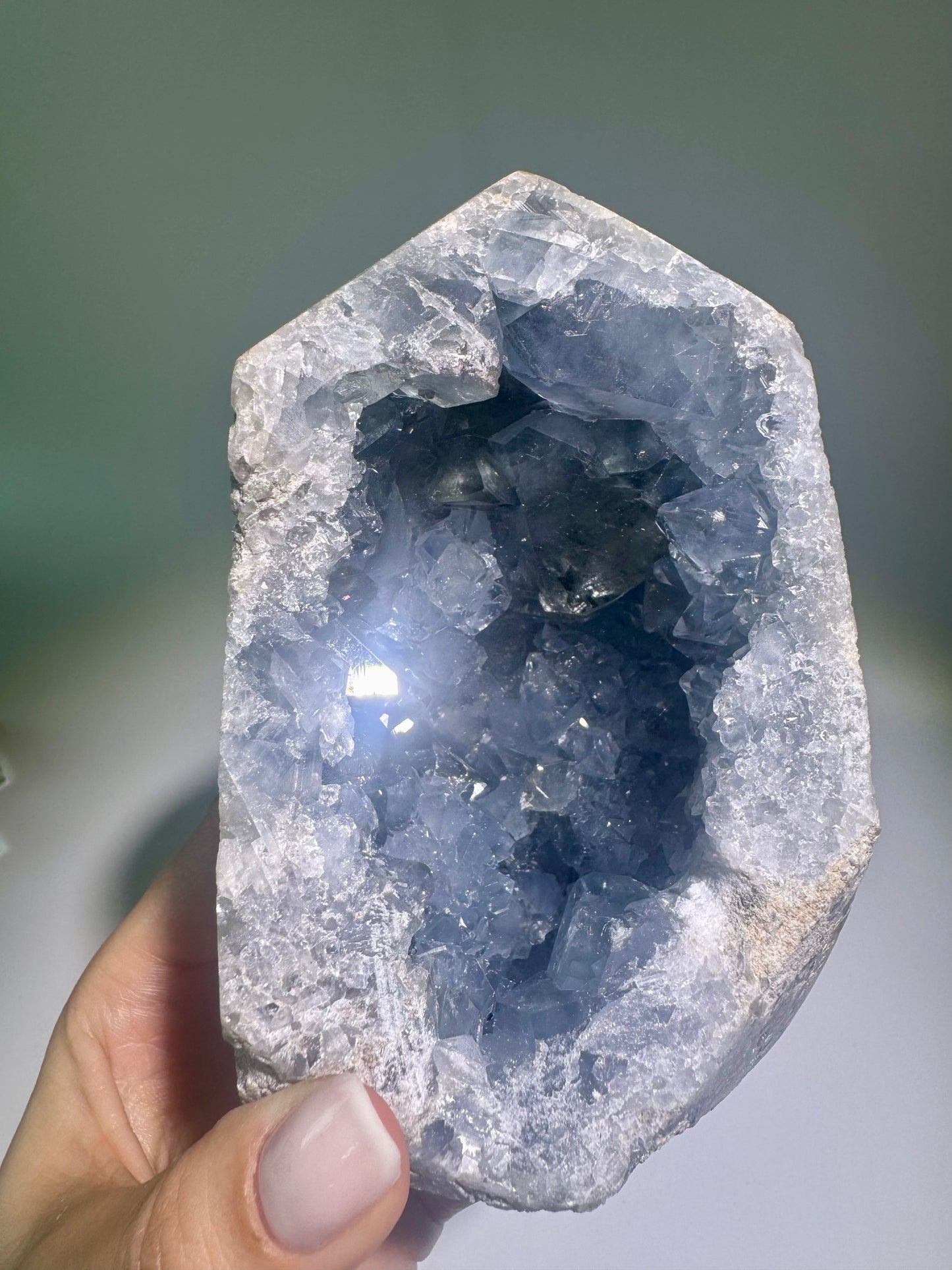 Seltene Celestin Kristallspitze, klare Struktur, aus Madagaskar, 878 g