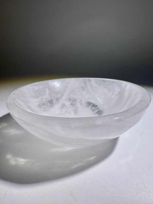 Spirituelle Schale aus Bergkristall – ideal für Meditation, Rituale und Energiearbeit