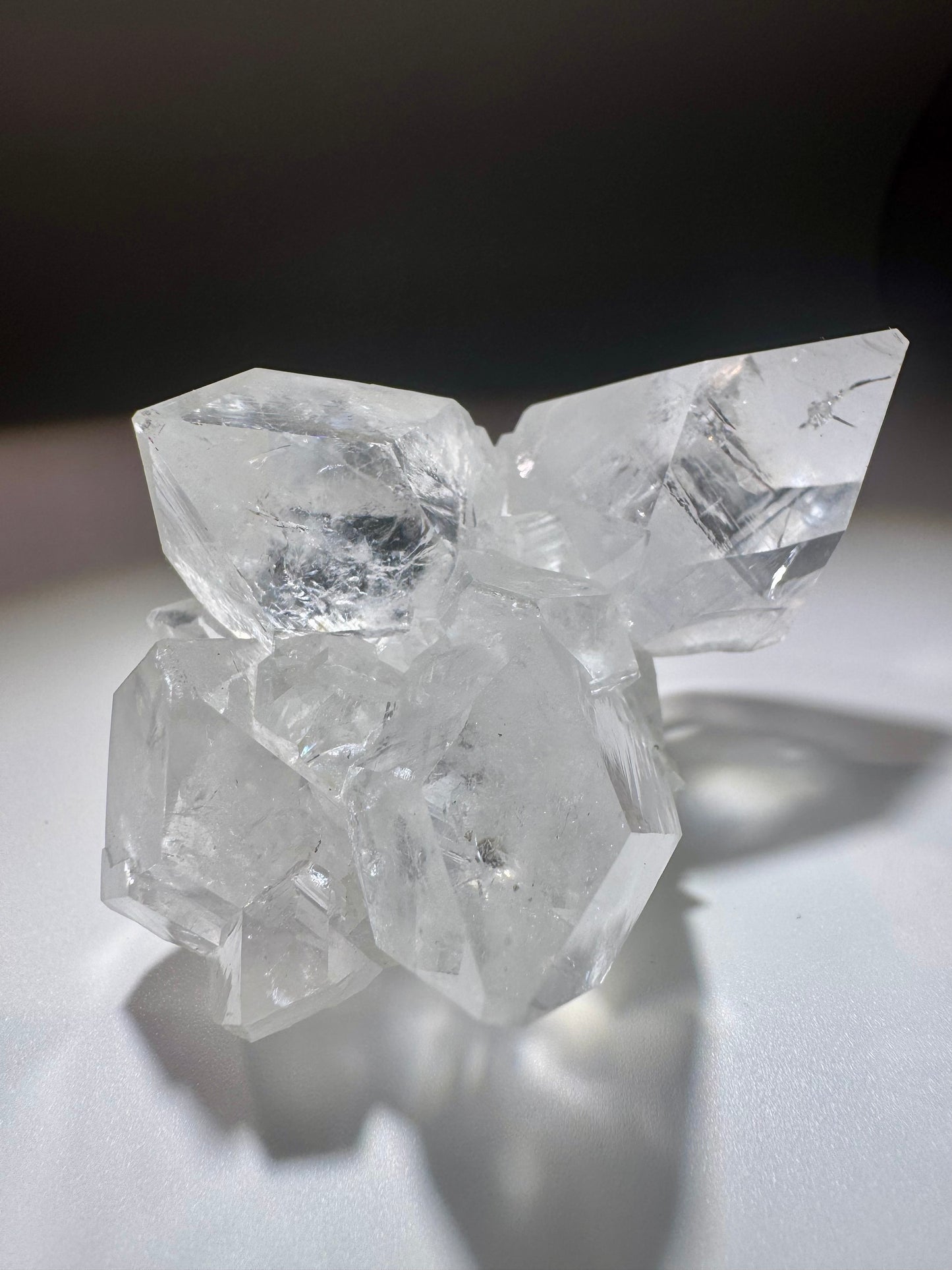 Strahlender Apophyllite Cluster mit Diamantglanz – 6x7 cm, Spitzenqualität