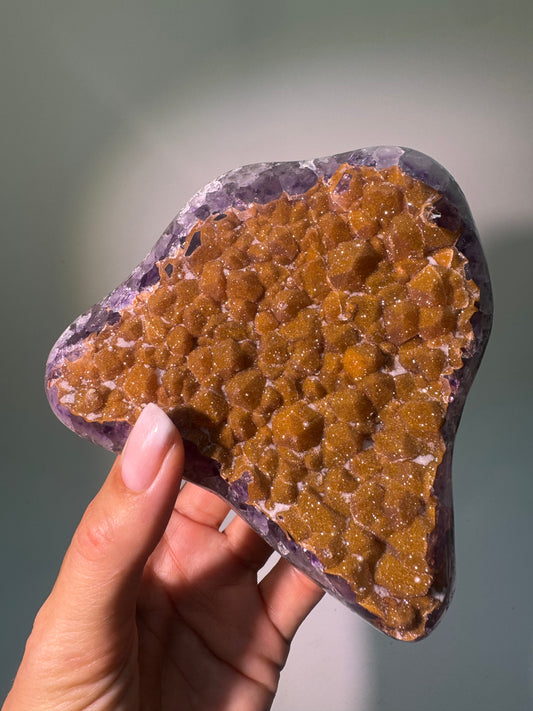 Traumhafte Rainbow Amethyst Doppelkristallisation