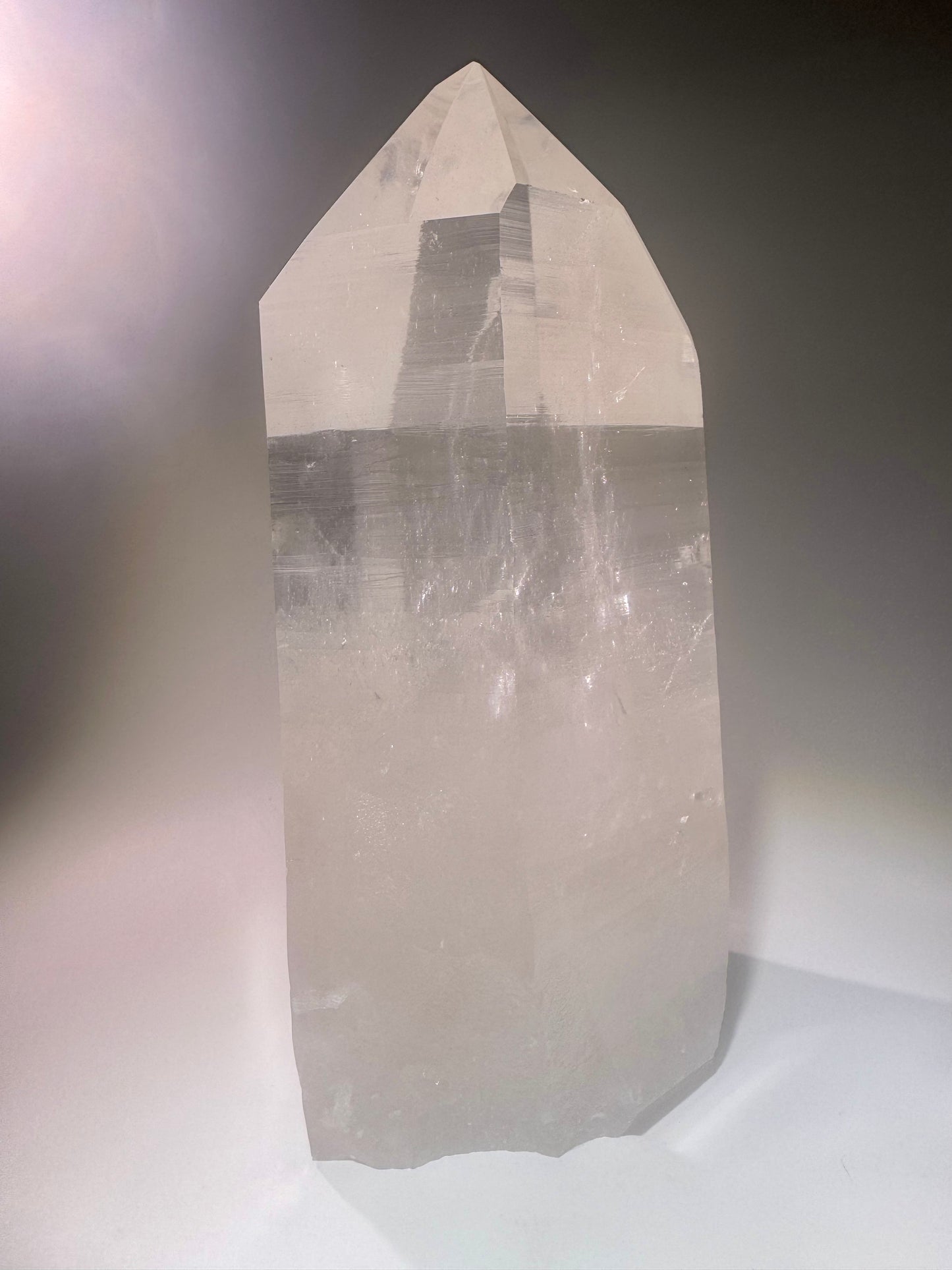Unikates Kraftobjekt aus Brasilien – extraklarer, roher Lemurian-Kristall zur Meditation