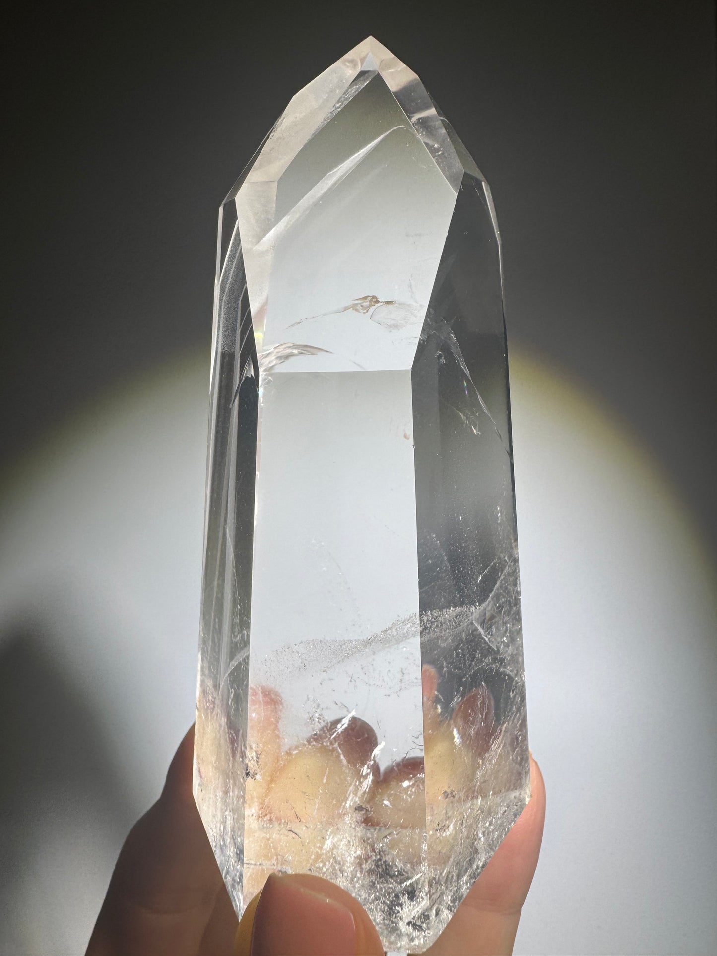 Kristallspitze mit Phantom, klarer Quarz, 10.7 cm