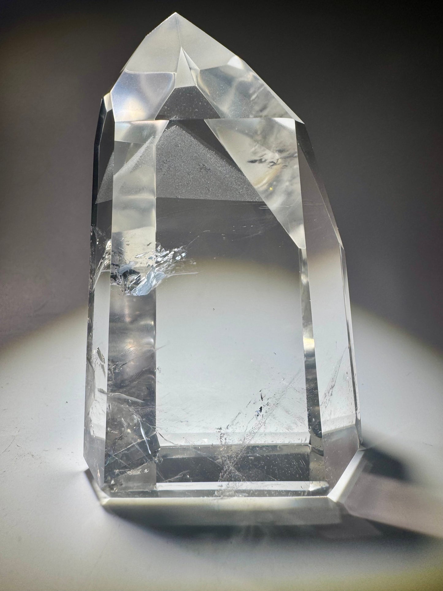 klare Spitze Kristall mit Phantom