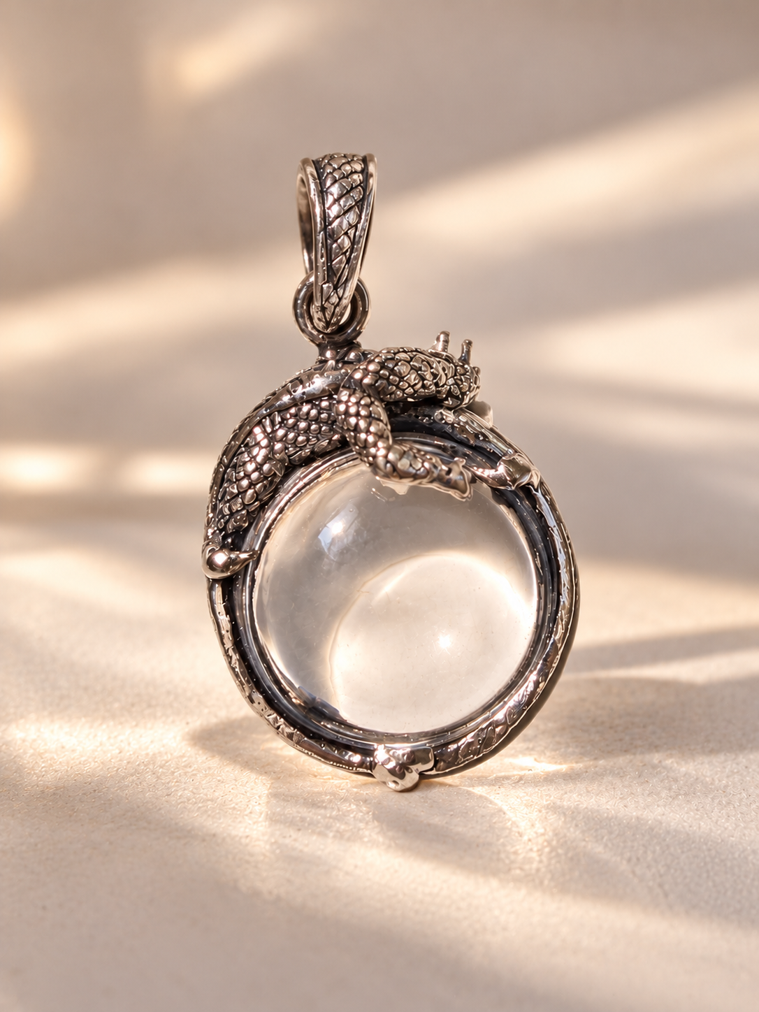Dragon Guardian – Drachenanhänger mit Bergkristall, 925 Silber