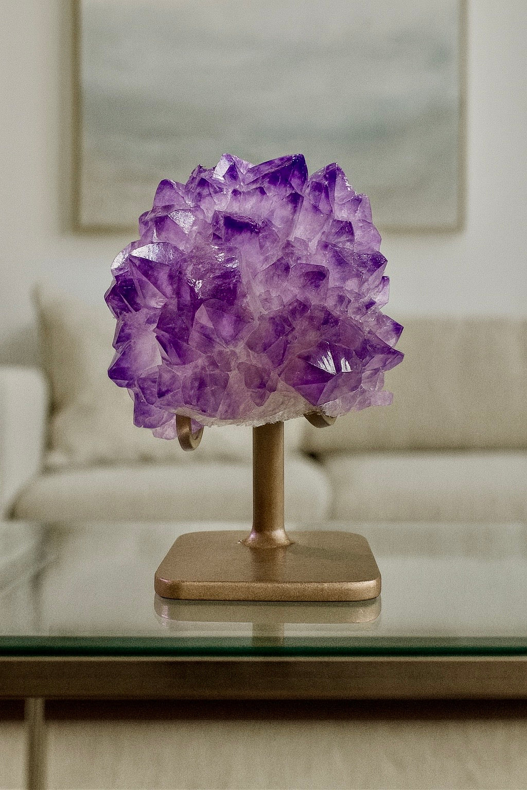 Zauberhafte Amethystblüte aus Uruguay – Stalaktit-Edelstein auf goldenem Ständer, 14,2 cm, 847 g