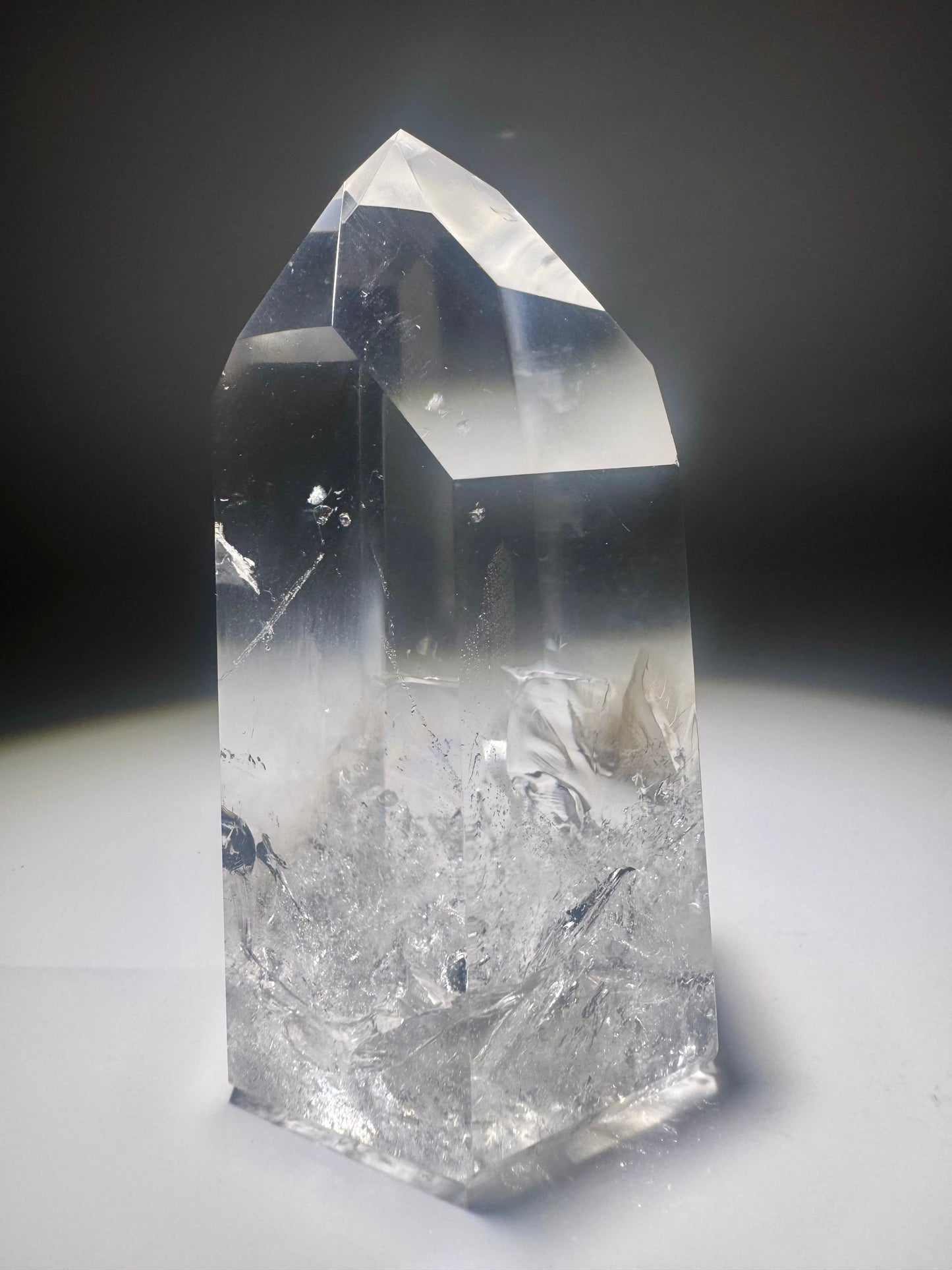 Exklusive sehr transparente Bergkristallspitze / Lemurian mit Regenbogen - 9cm, 284g