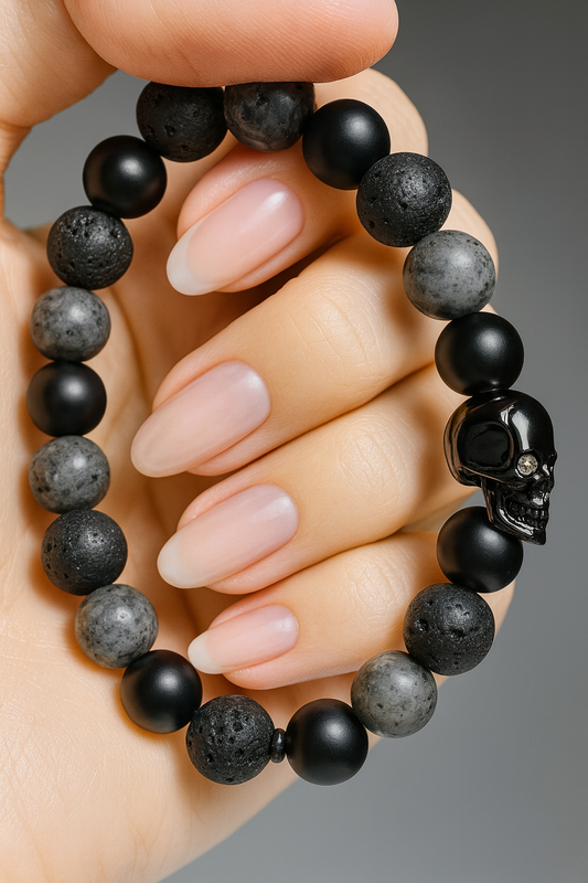 Armband mit Skull – Kraftvoller Mix aus Lava, Perlen, Labradorit & Onyx