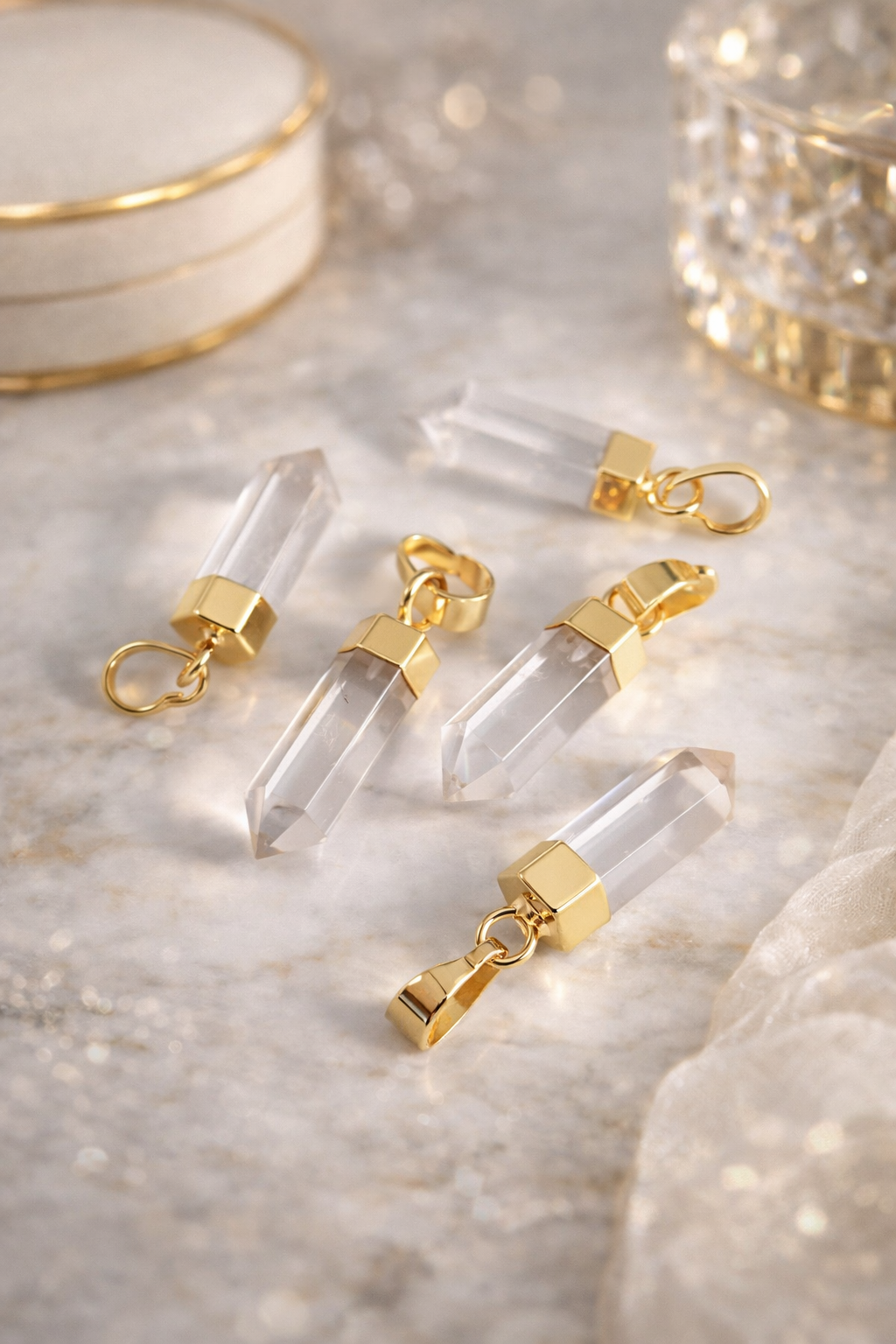 Bergkristall-Anhänger – 18 Karat vergoldet | Klarheit & Lichtenergie ✨