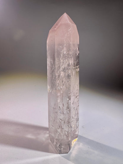 1A Premium Pink-Lithium Spitze aus Brasilien – 14 cm hohe Kristallspitze mit faszinierenden Phantomen