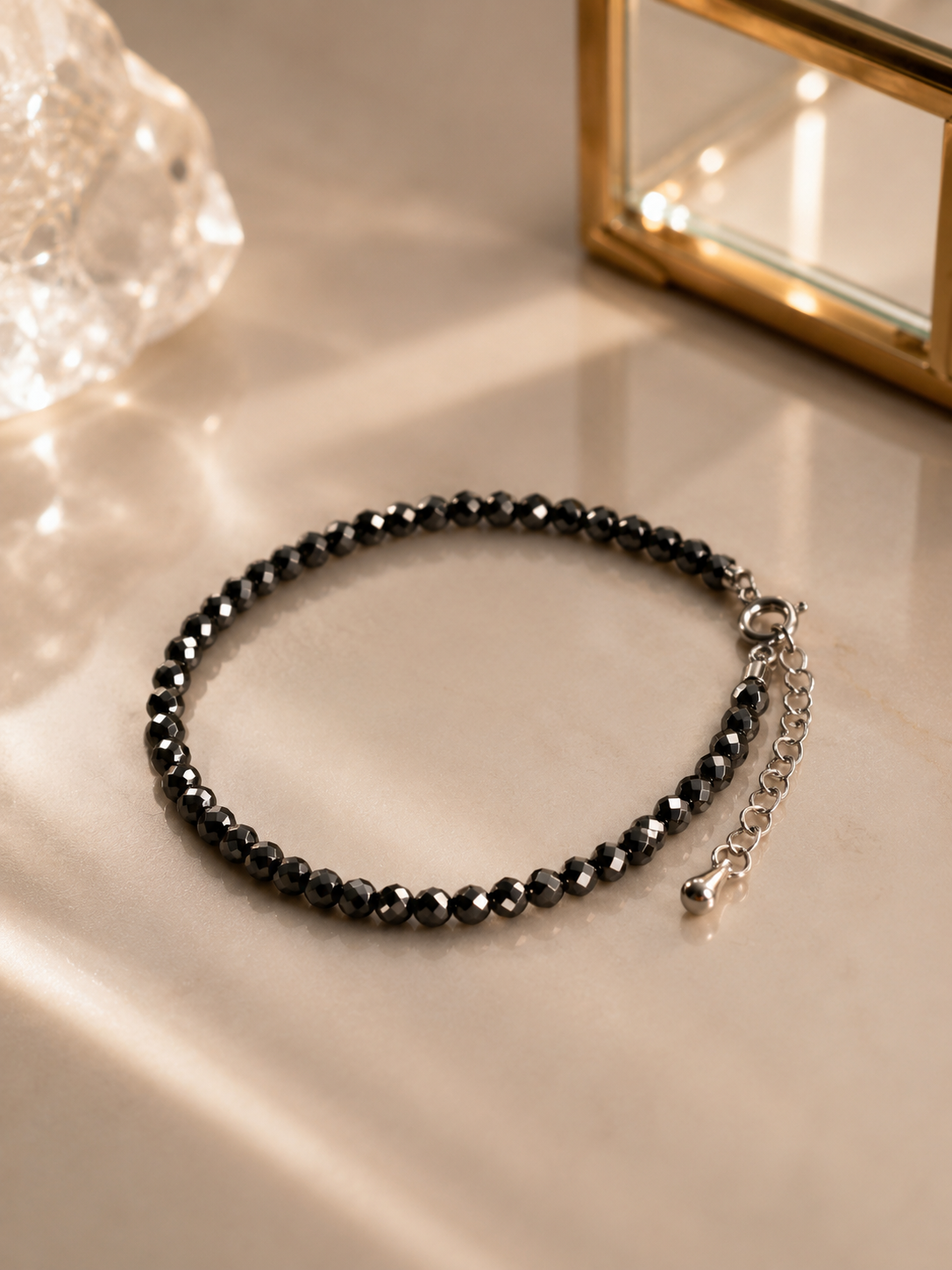 Facettiertes Kristallarmband mit Silber- oder Gold-Hardware