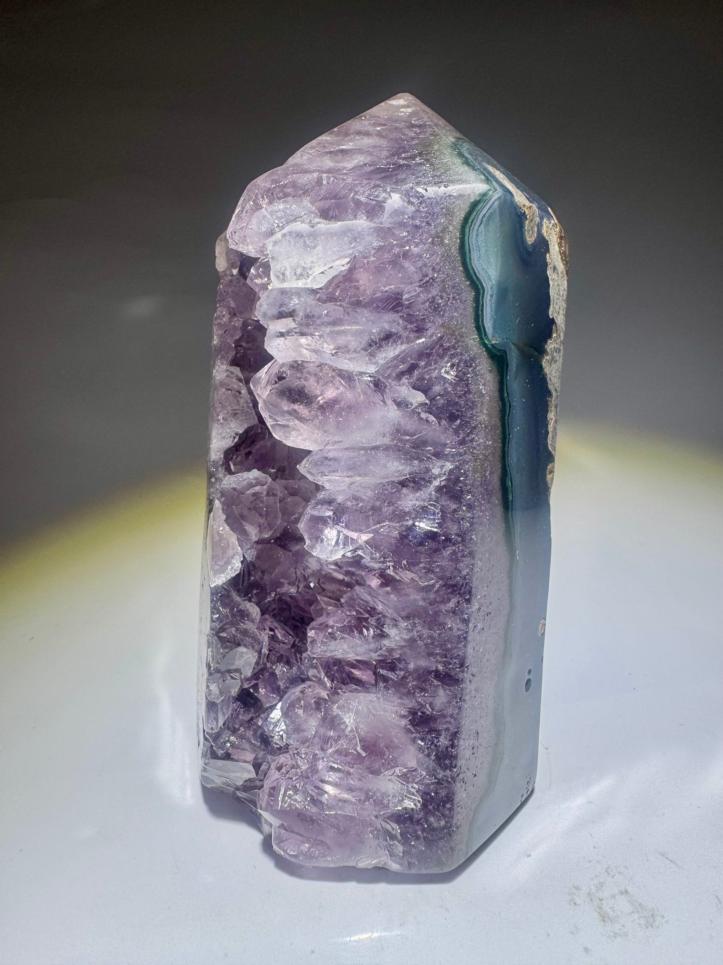 Bezaubernde Amethystspitze aus Uruguay – 13.5 cm | Extra klare Kristalle, 1A-Qualität, Naturstruktur 💜