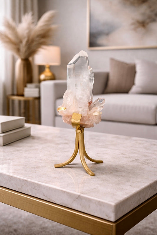 Pink Himalaya Quarz – naturbelassener Kristall mit Goldständer ✨