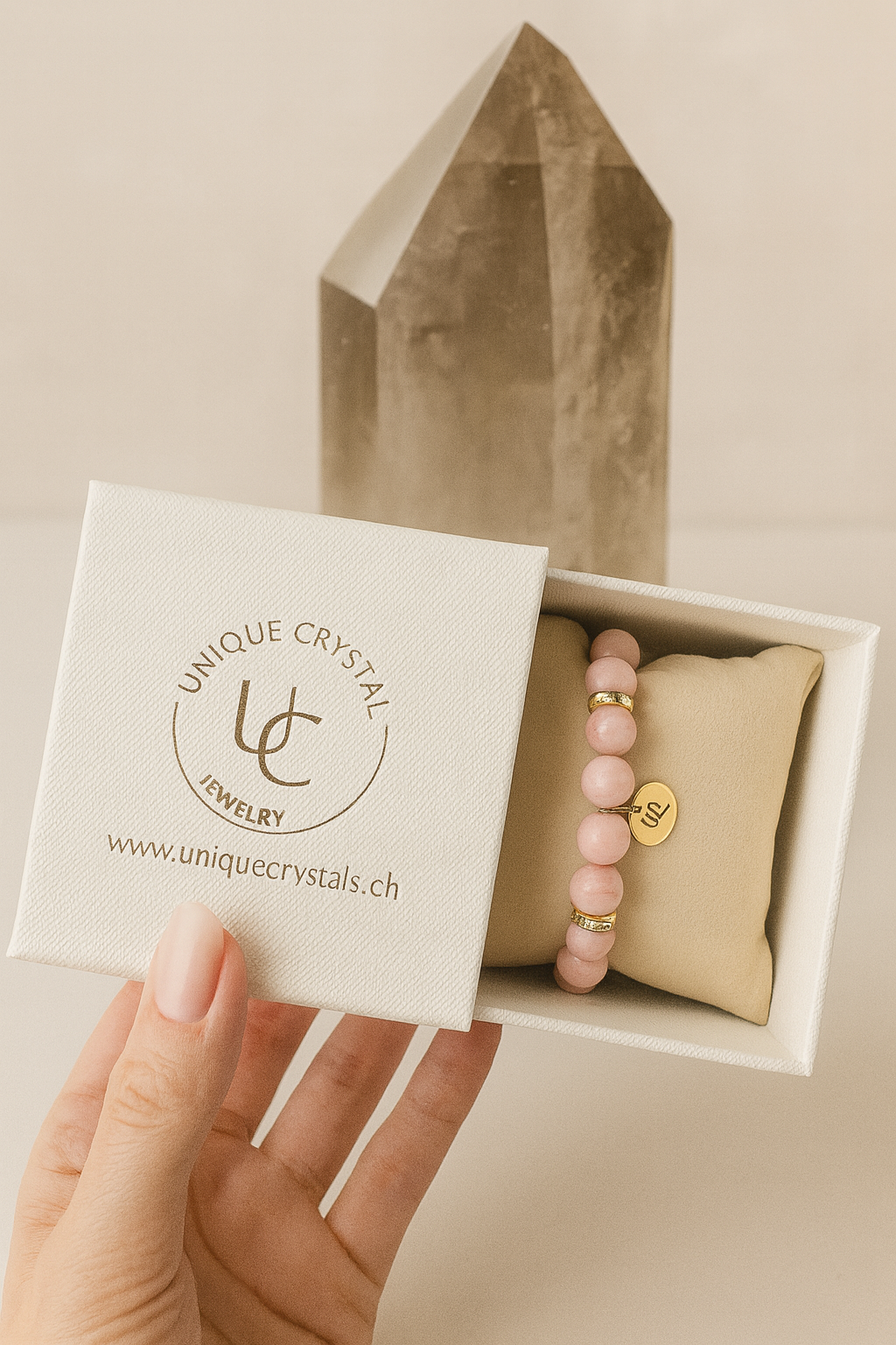 Bergkristall Armband mit goldenem Skull – Klarheit & Energieverstärkung