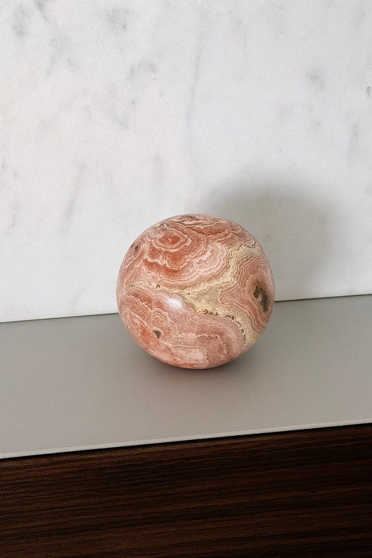 Grosse traumhafte Rhodochrosit Kugel ✨ 💕 - 5.4cm, 328g