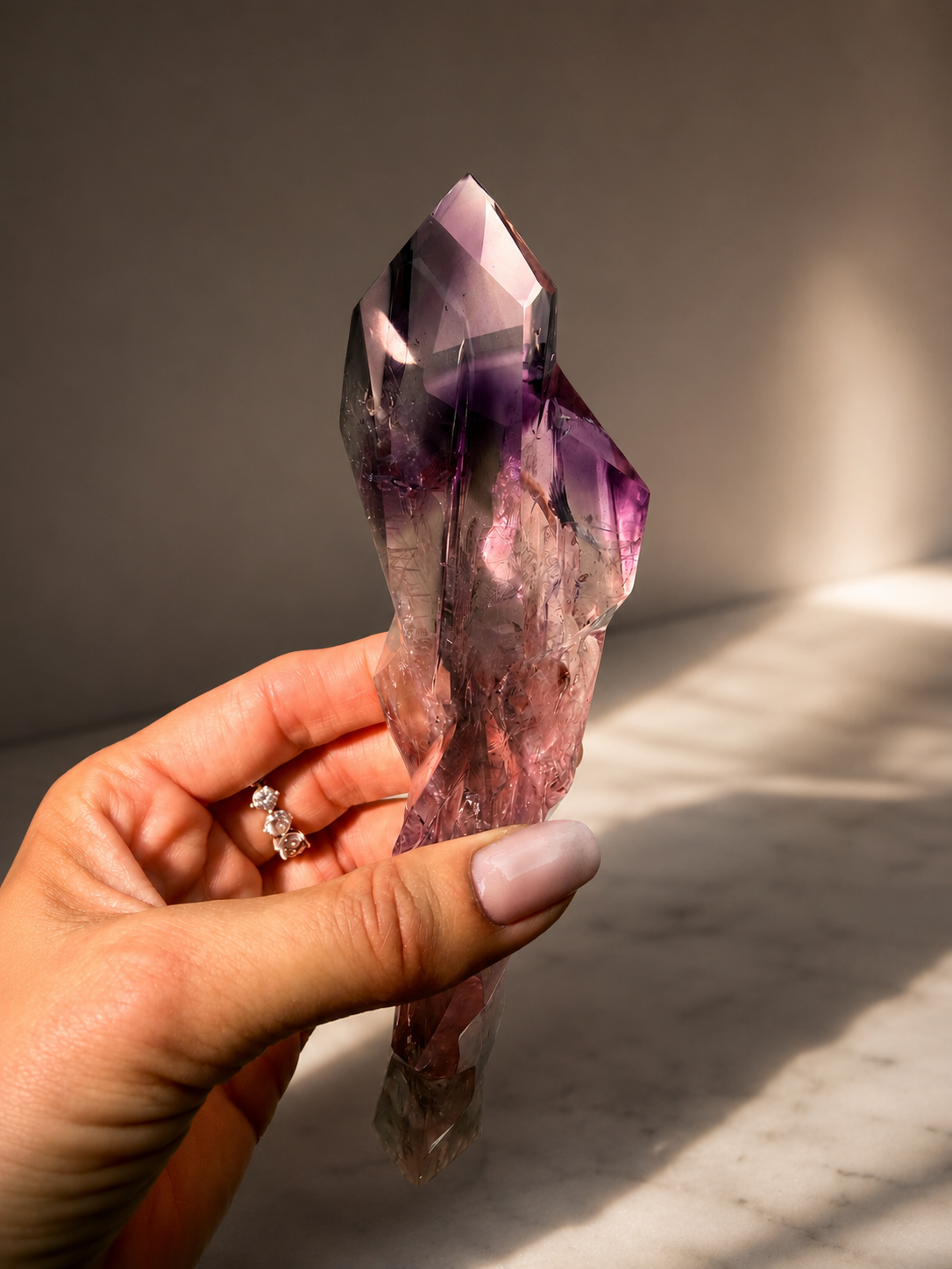 Amethyst Zahn aus Brasilien – Kraftvoller Doppelender mit Phantomen - 18 cm