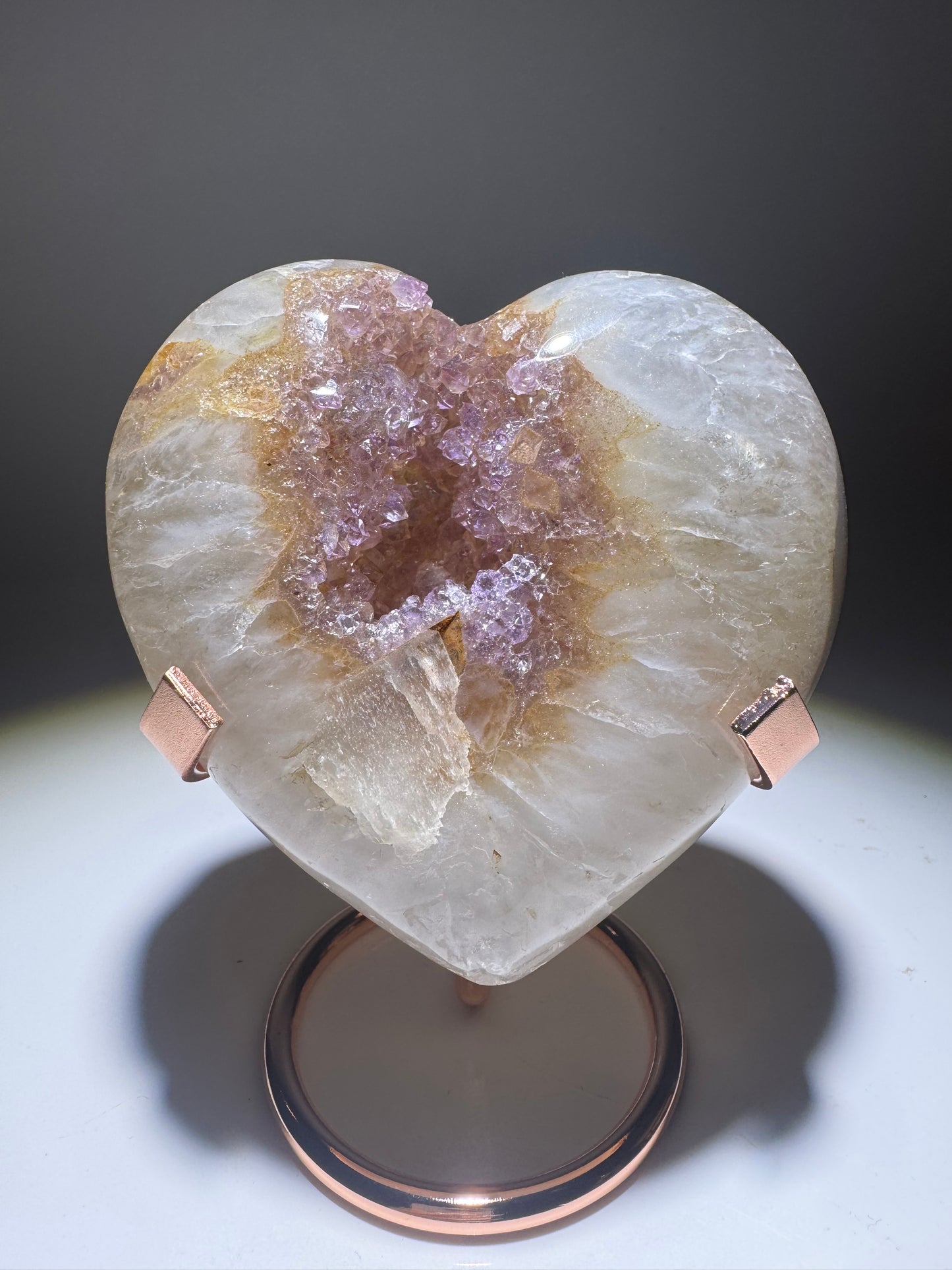 Bezauberndes rosa Rainbow Amethyst Herz aus Uruguay - 9cm, 400g