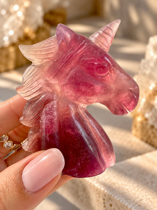 Fluorit Einhorn 7 cm – handgefertigte Kristallfigur für Klarheit & Fokus ✨