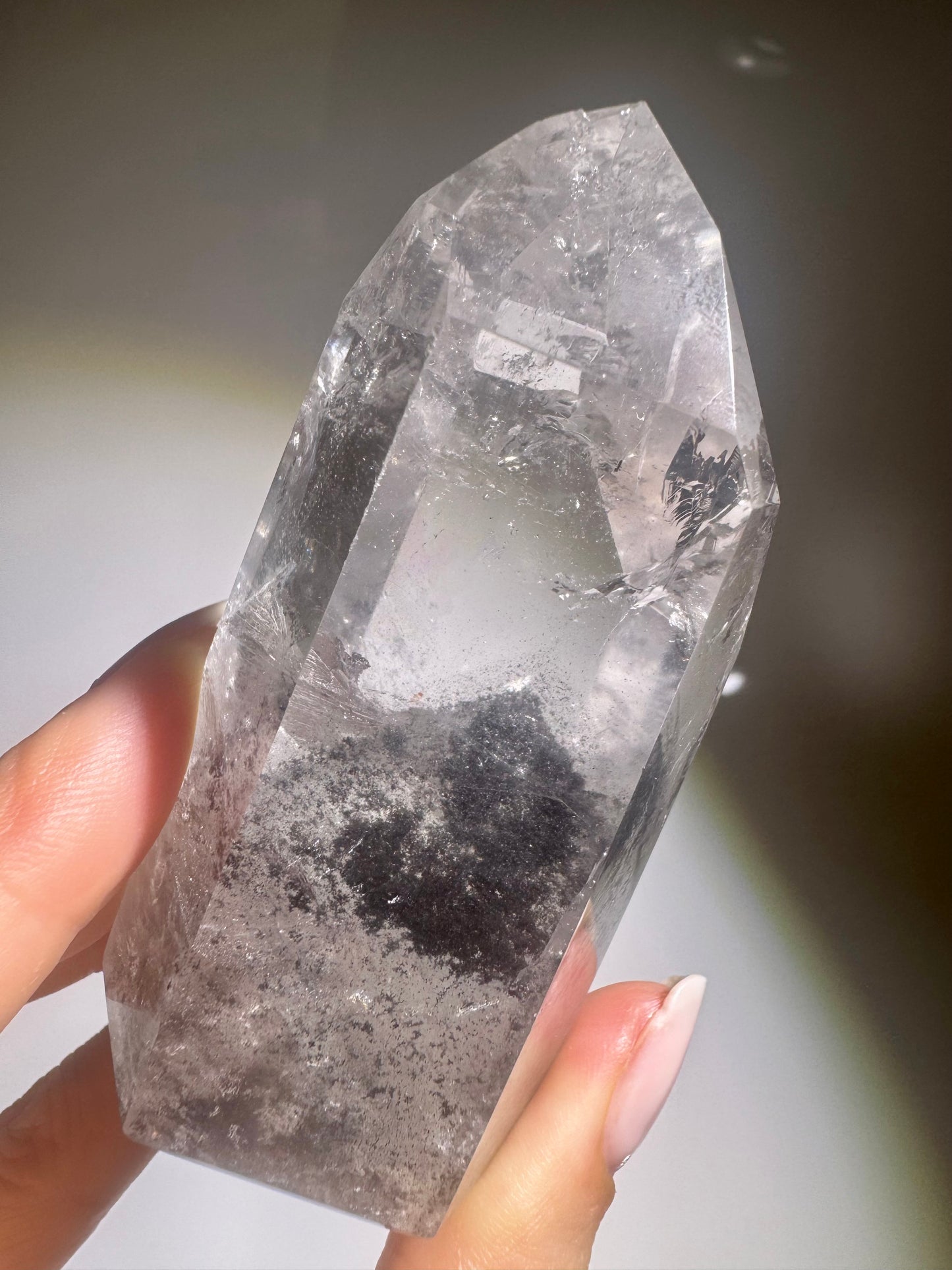 Schwarze Phantom Bergkristall (sehr klar) 🖤 - 8cm, 153g