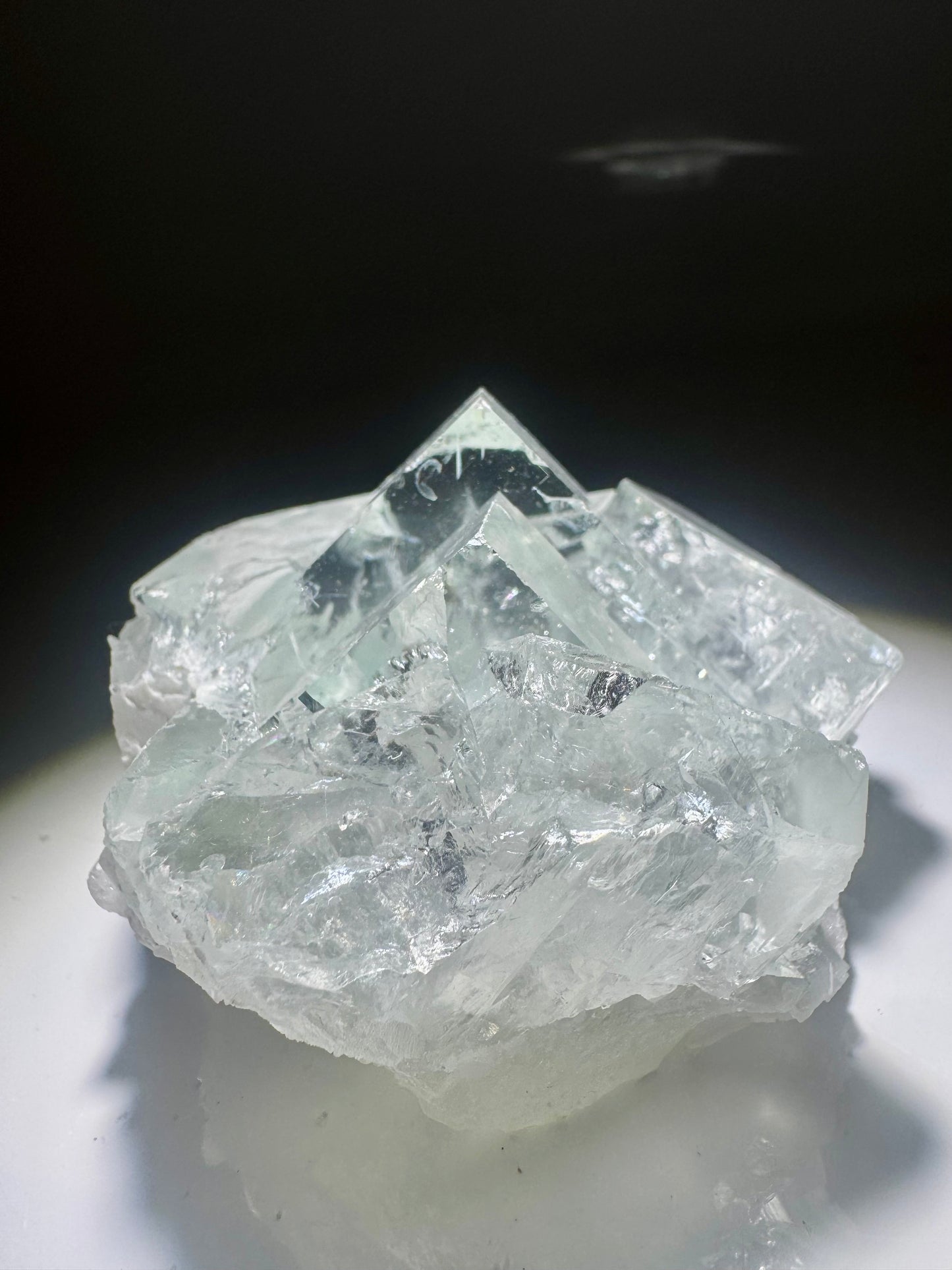 Wunderschöner 1 A Glas-Fluorit mit Regenbogen - 6.5cm, 258g