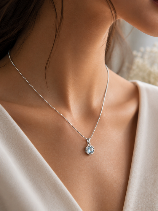Blau-Topaz-Anhänger 1.6 cm AAA Qualität – Facettiert & edel in 925 Silber
