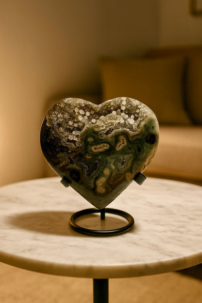 Schönes grosses Amethyst Herz mit Stalaktiten - 10cm, 532g