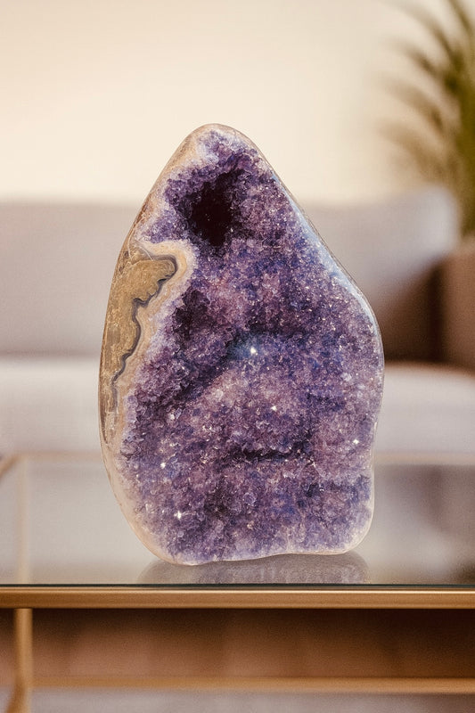 Rainbow Amethyst Cutbase Altrosa 17 cm | 1,47 kg – Seltene Uruguay-Kristalle in intensiver Farbe