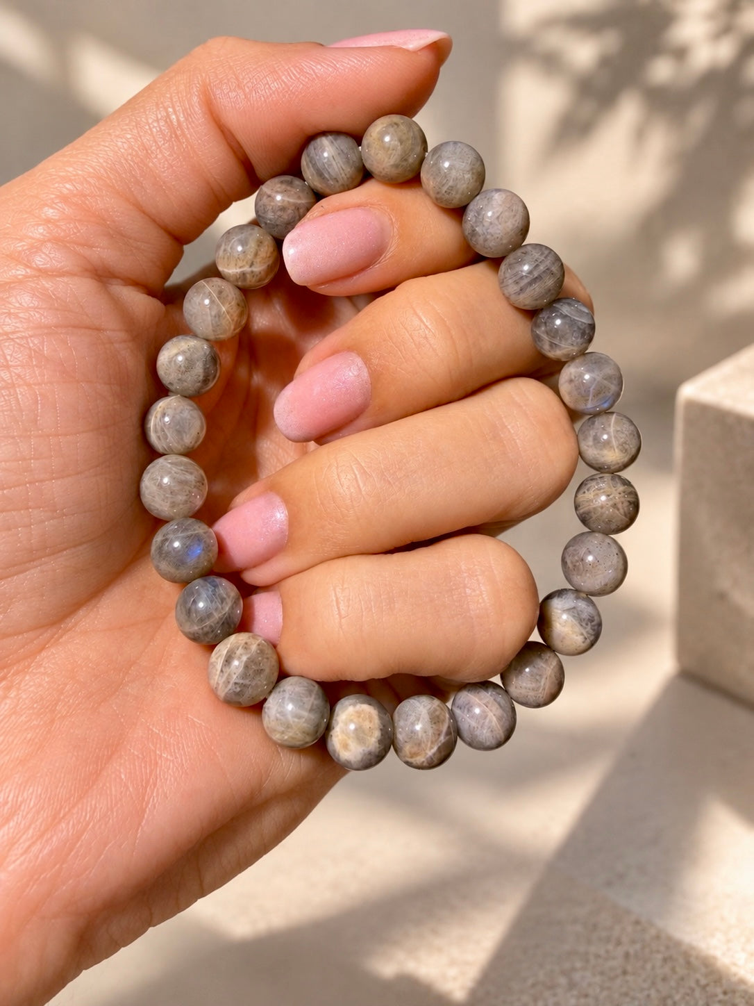 Bracelet en perles de labradorite de 9 mm – qualité premium avec or et éclat bleu