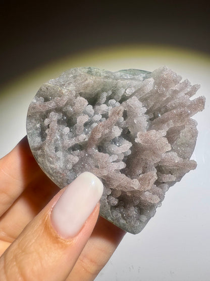 Amethyst Herz mit Stalaktiten - 8.5cm, 232g