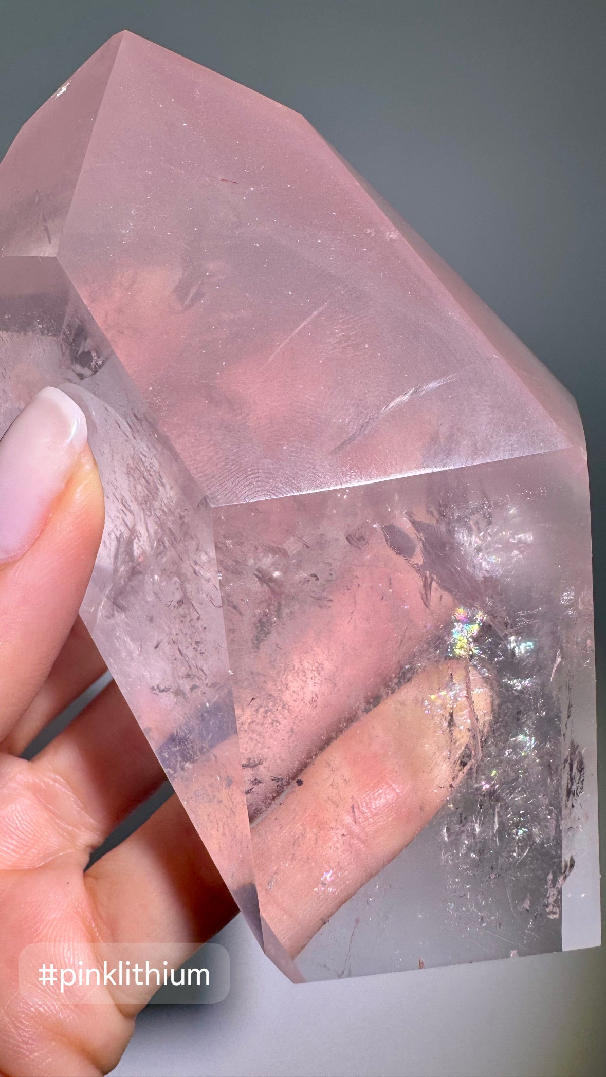 Pink-Lithium Kristall – 392g | Extra klar mit Regenbogen – Herzenergie & Heilstein aus Brasilien
