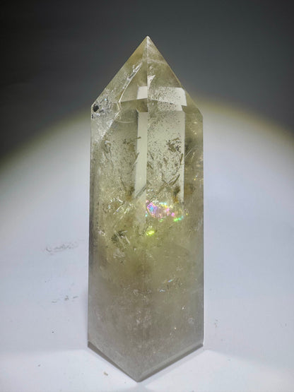 Schöne Citrin Spitze mit Regenbogen - 10.5cm, 288g