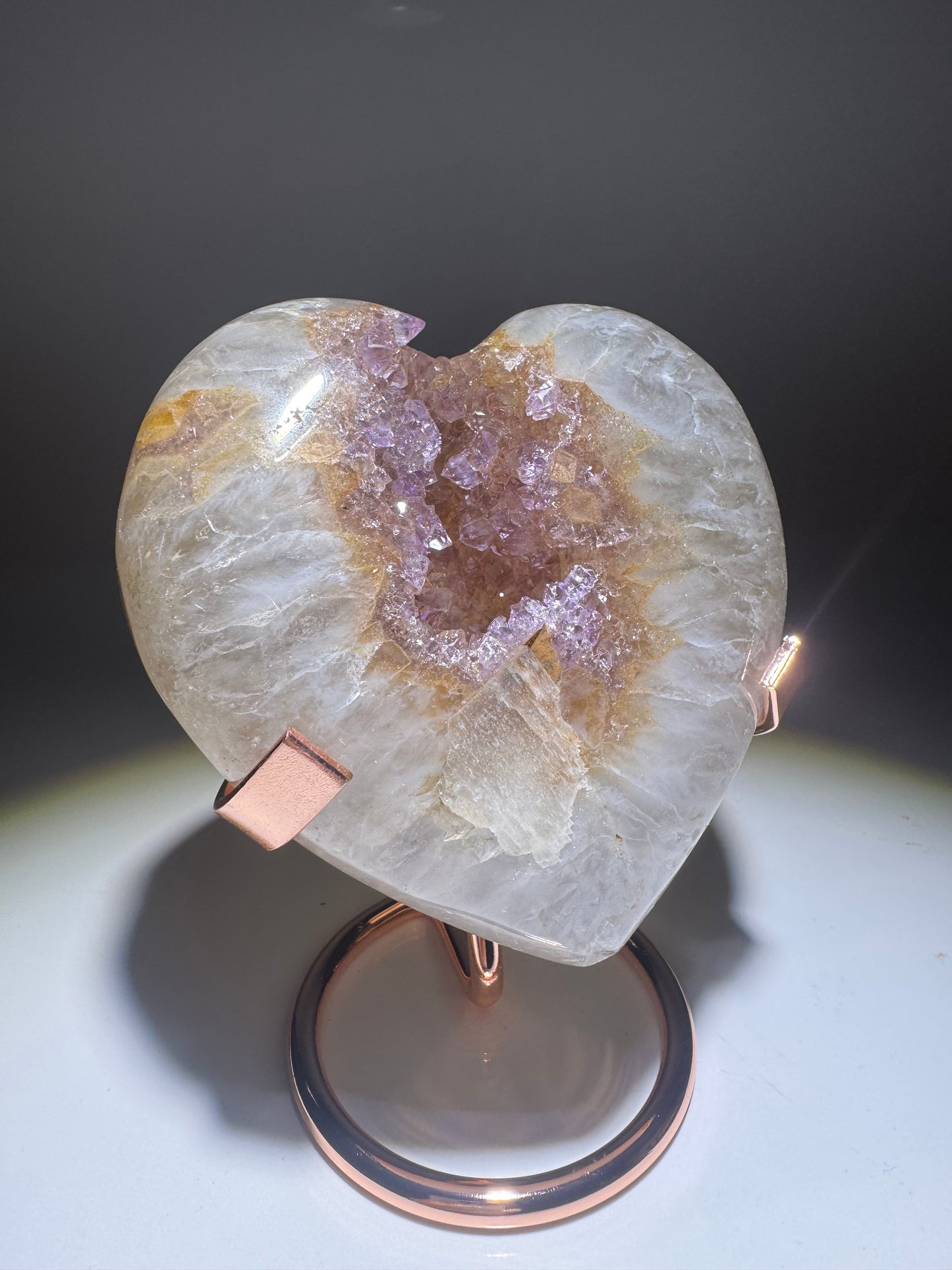 Bezauberndes rosa Rainbow Amethyst Herz aus Uruguay - 9cm, 400g